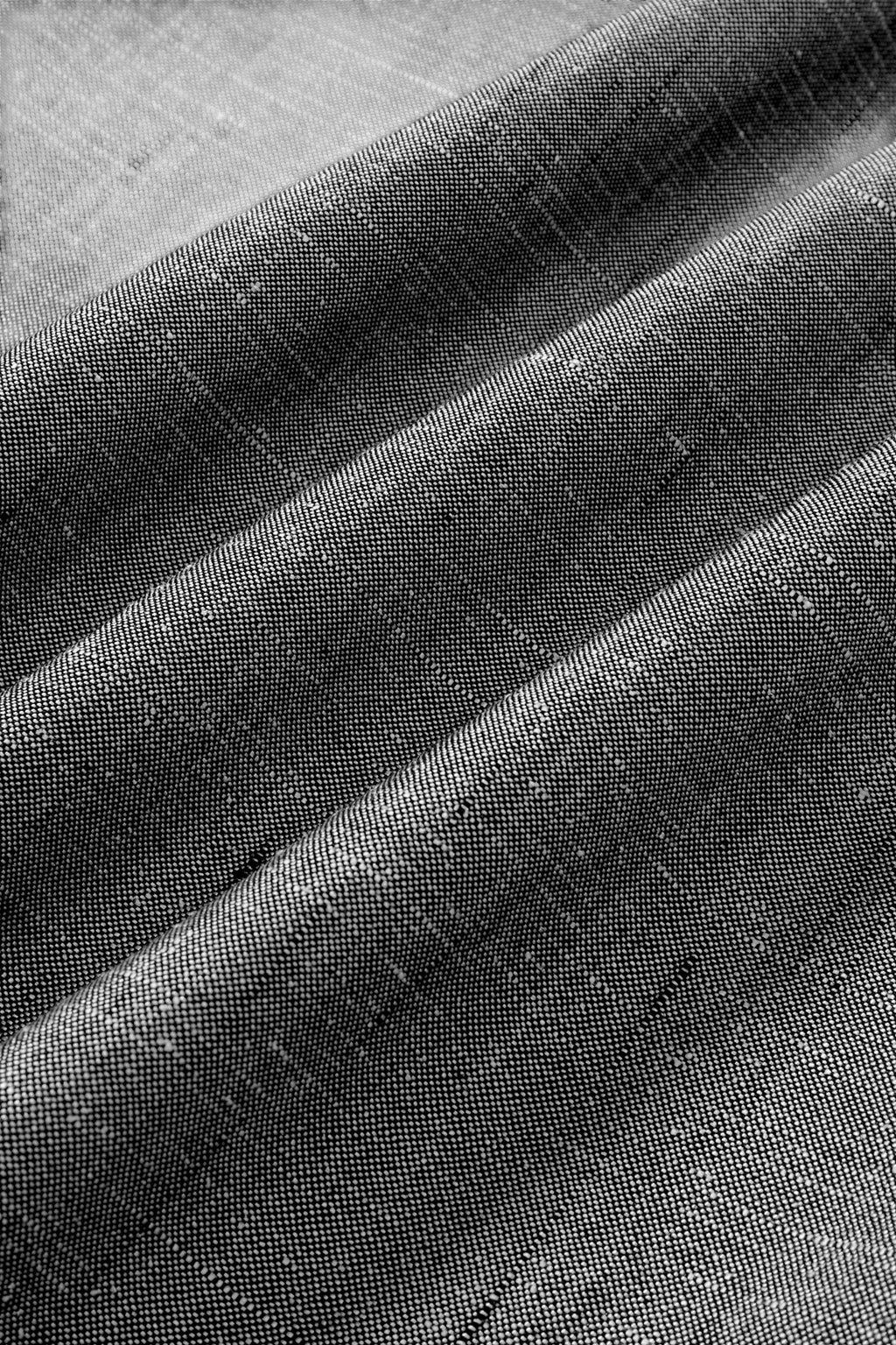 MEG.S 007 Pleated Chino in grey wool-silk blend with a lustrous finish and subtle texture.